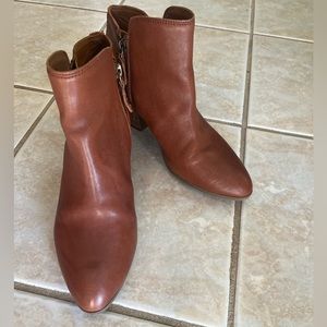 Frye Judith double zip booties size 8